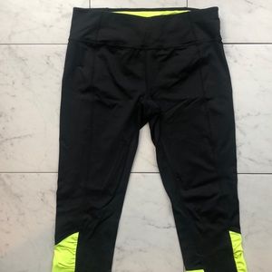 Calvin Klein Workout Capri Leggings